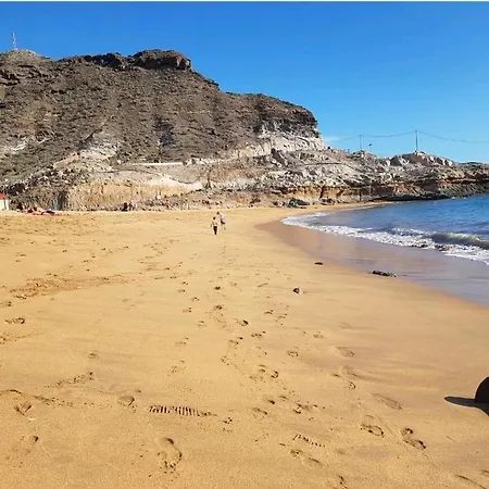 Apartment Ocean Breeze Oasis: Deluxe Beachfront Retreat With Stunning Views Playa Del Cura (Gran Canaria)